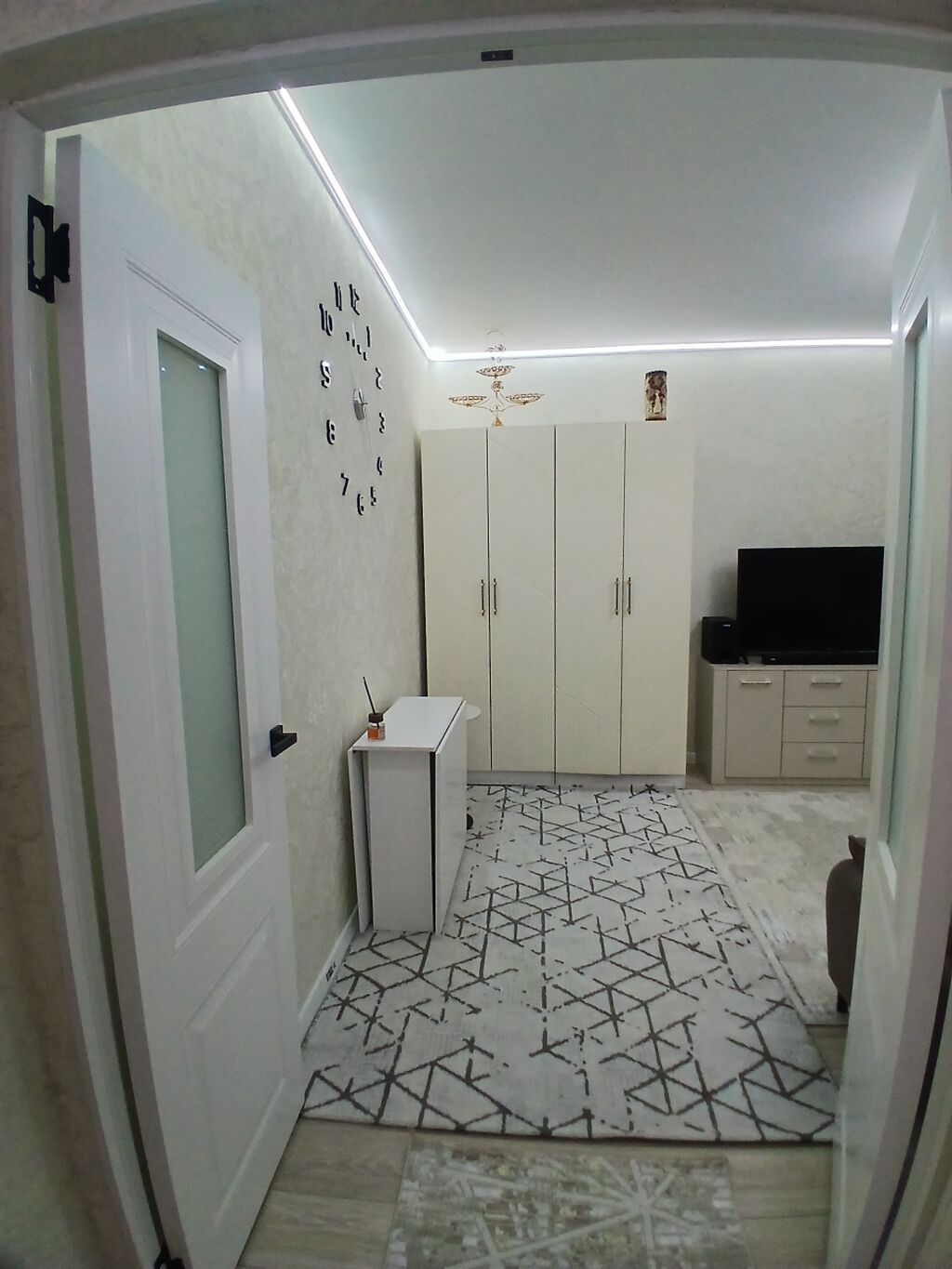 1 комната, 40 м², 5 мкр 105 серия, 1 этаж, Дизайнерский ремонт: фото 3