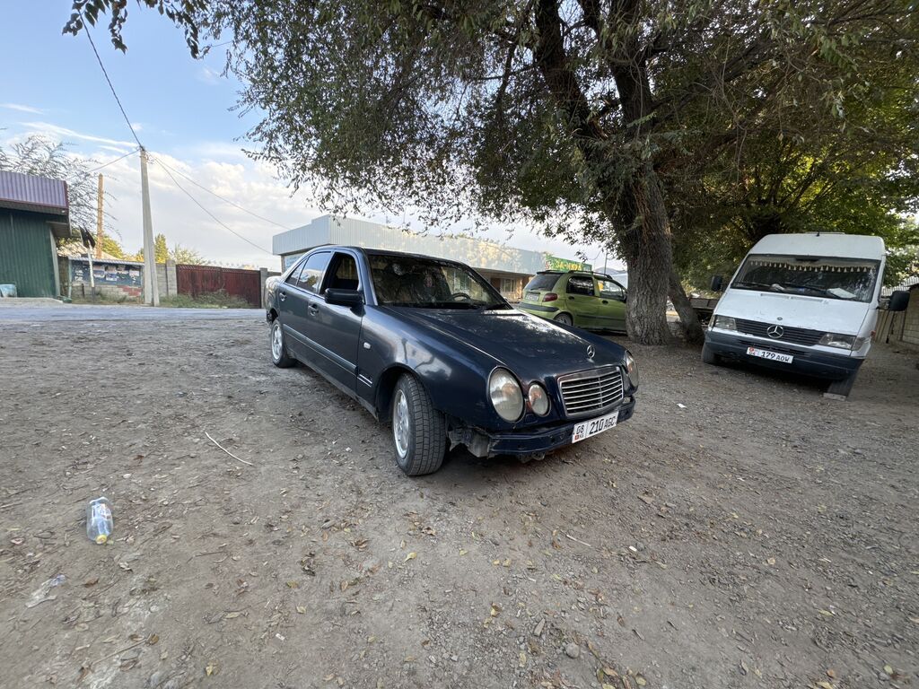 Mercedes-Benz E-Class: 1996 г., 2.2 л, Механика, Бензин, Седан: фото 3
