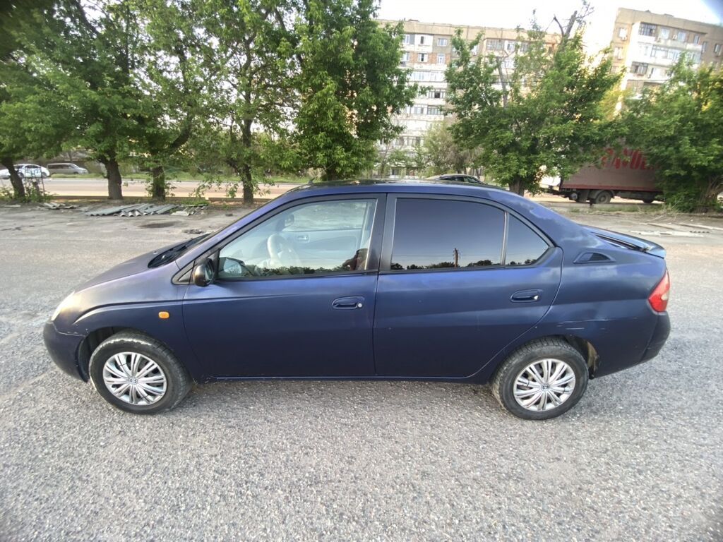 Toyota Prius 2002 г., гибрид, седан: фото 8