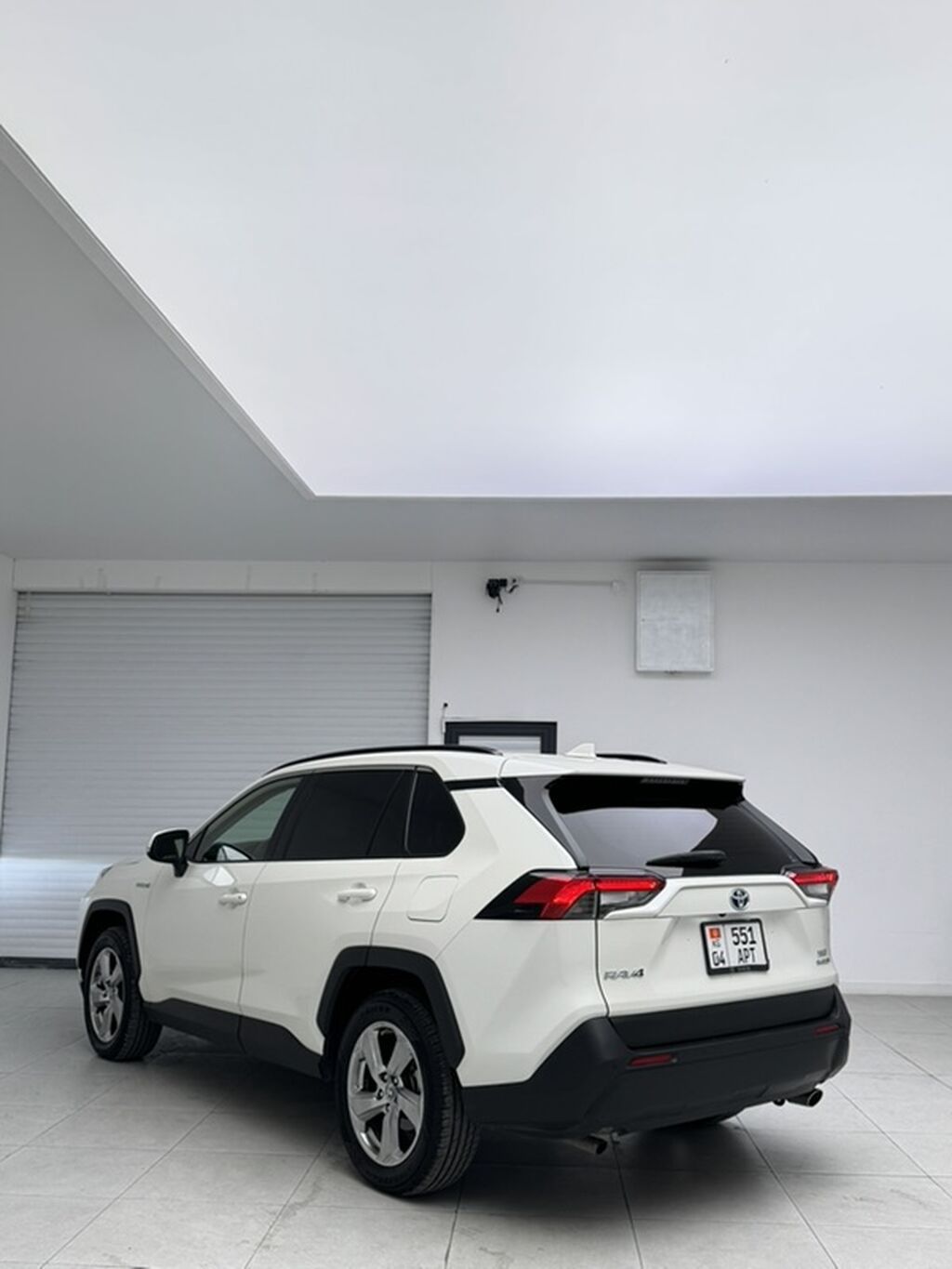 Toyota RAV4: 2021 г., 2.5 л, Автомат, Гибрид, Кроссовер: фото 4