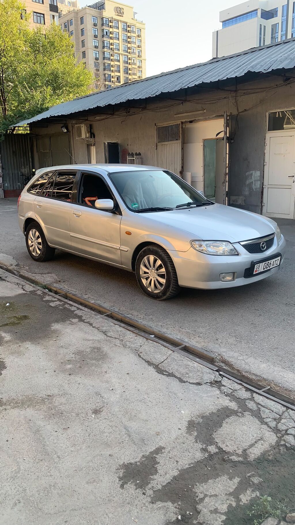 Mazda 323 универсал, 2003 г., 1.5 л, механика: фото 2