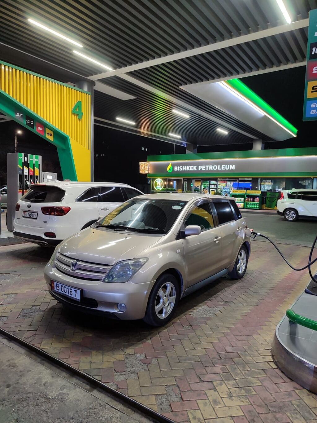 Toyota Ist: 2003 г., 1.5 л, Автомат, Бензин: фото 3