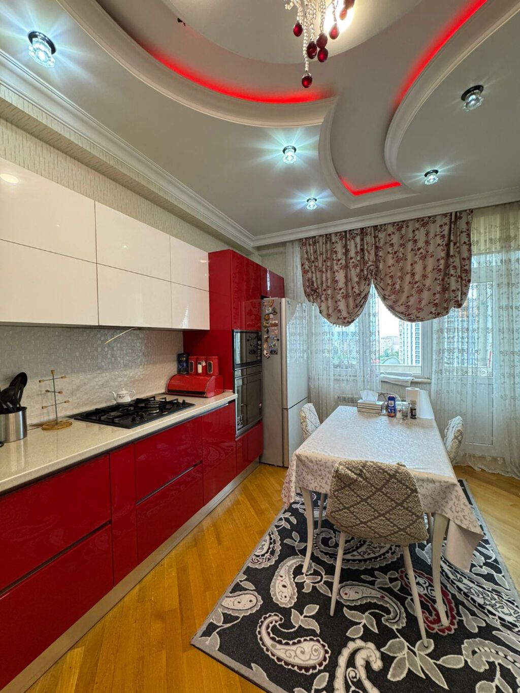 3 otaqlı, Yeni tikili, 138 kv. m