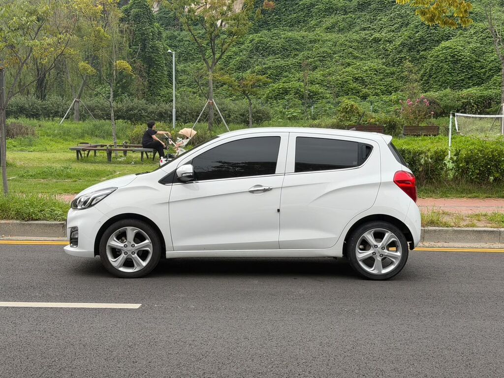 Chevrolet Spark: 2021 г., Бензин, Хэтчбэк: фото 4