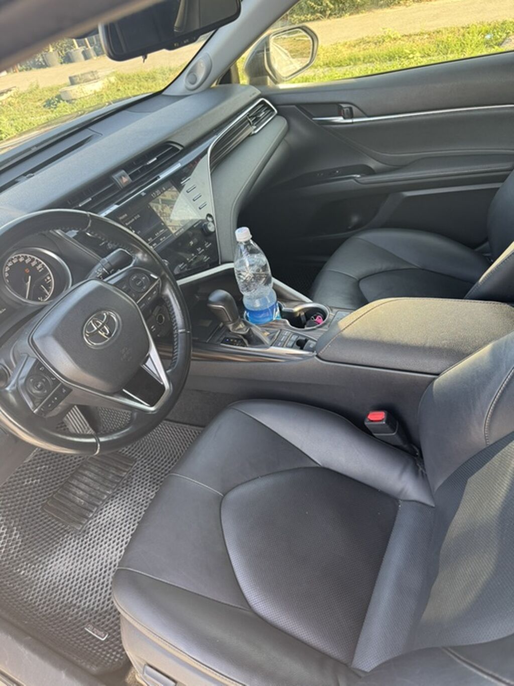 Toyota Camry: 2018 г., 2.5 л, Автомат, Гибрид, Седан: фото 3