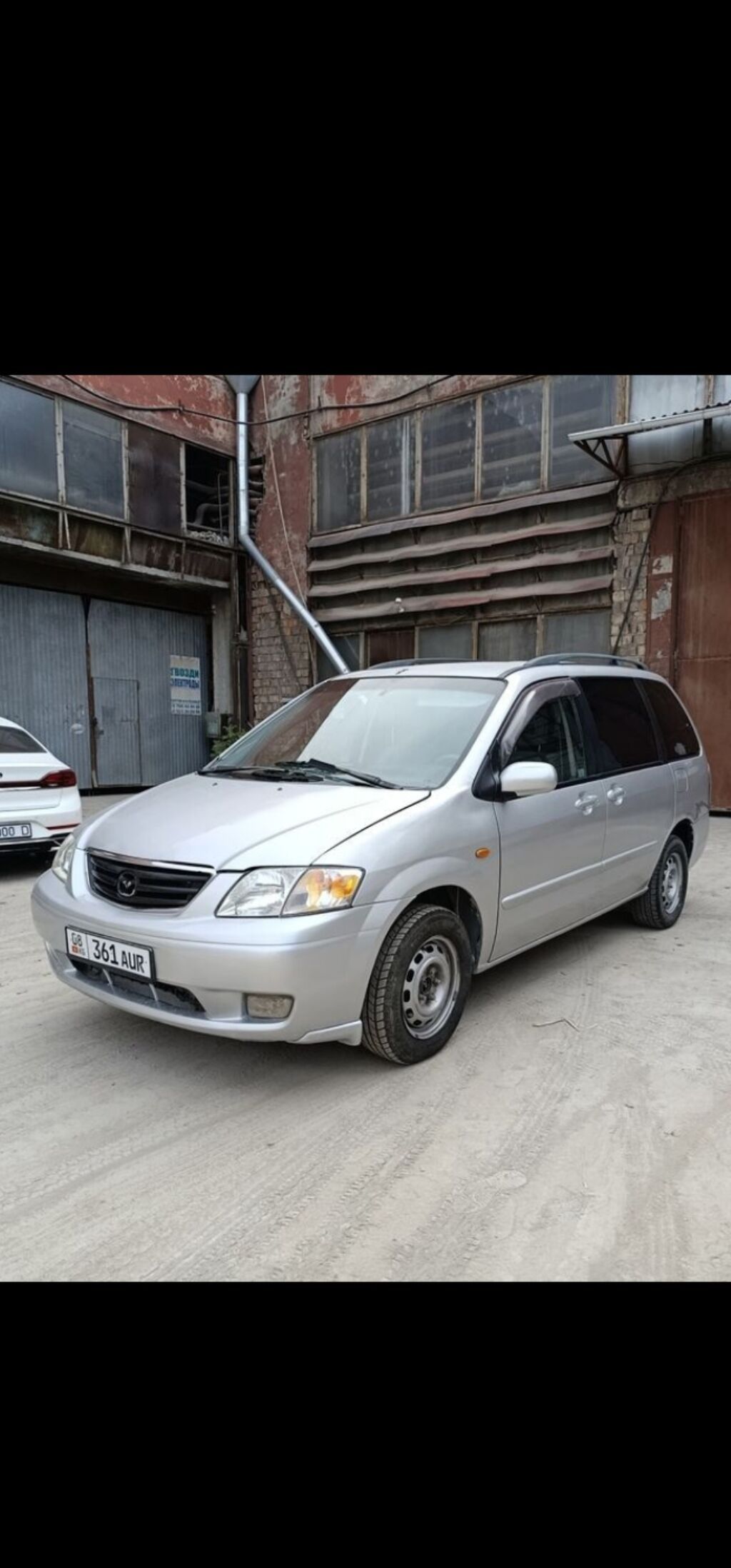 Mazda MPV: 2002 г., 2 л, Механика, Бензин, Минивэн: фото 2