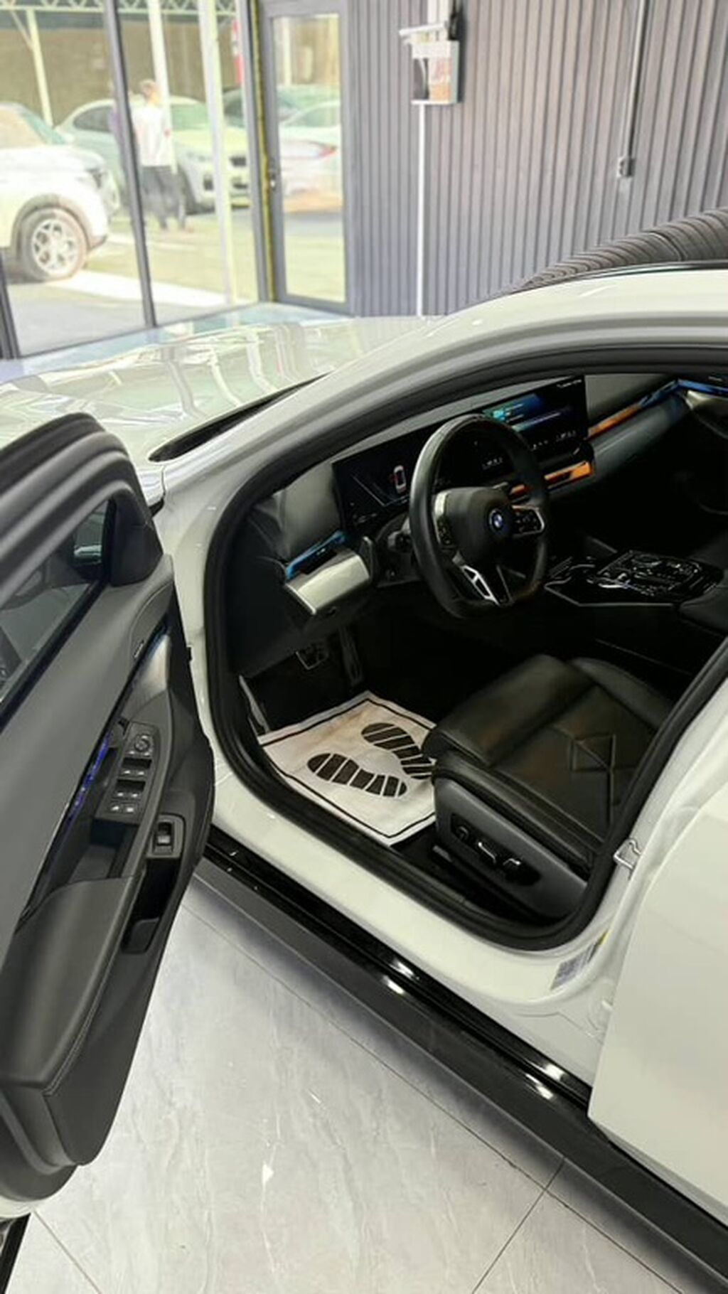 BMW 5 series: 2024 г., 2 л, Электромобиль, Седан: фото 6