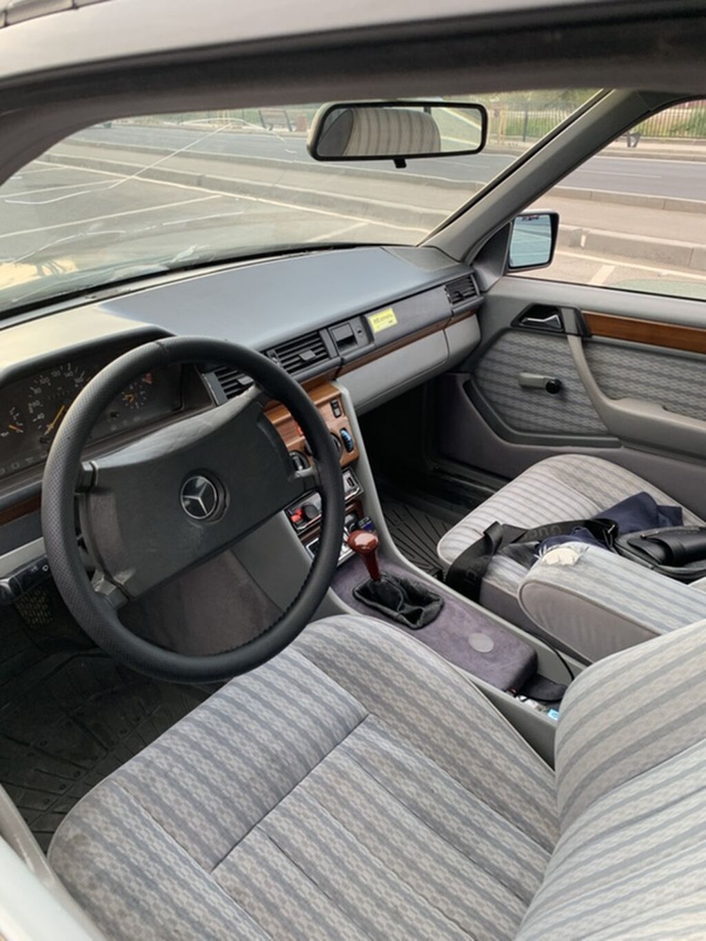 Mercedes-Benz E-Class: 1991 г., 2.3 л, Механика, Бензин, Седан: фото 6