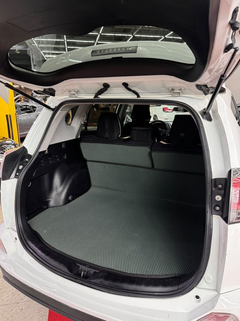 Toyota RAV4: 2015 г., 2.5 л, Автомат, Бензин, Кроссовер: фото 8