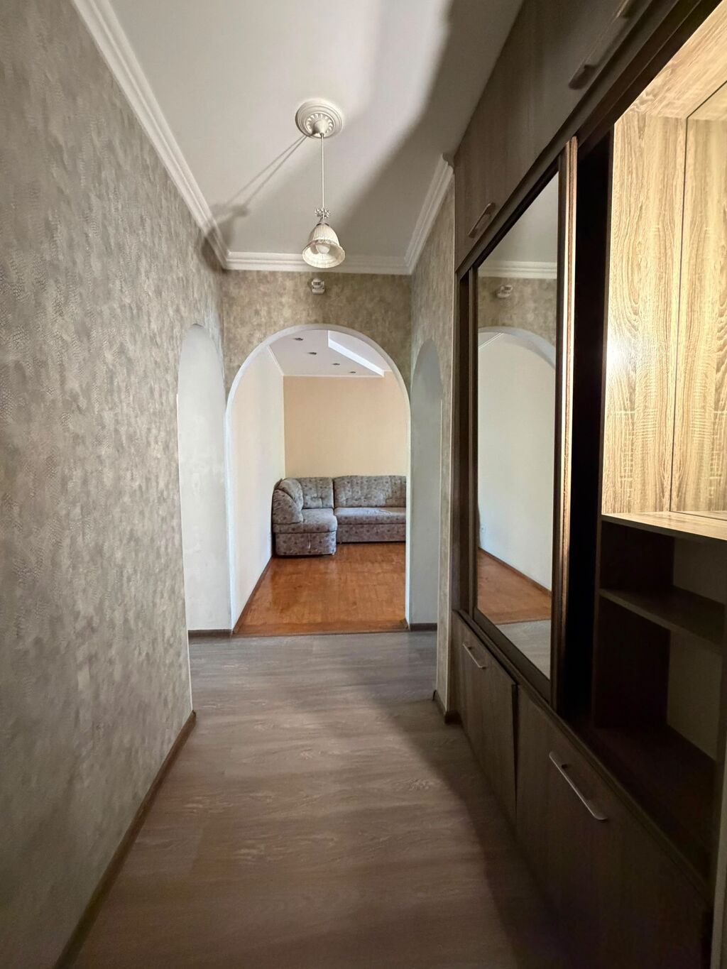 4 комнаты, 90 м², бульвар Эркиндик 2 этаж: фото 2