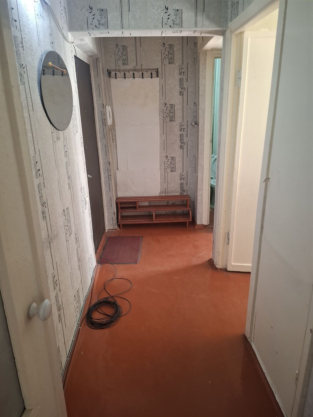 2 комнаты, 44 м², 8 мкр 104 серия, 2 этаж, Требуется ремонт