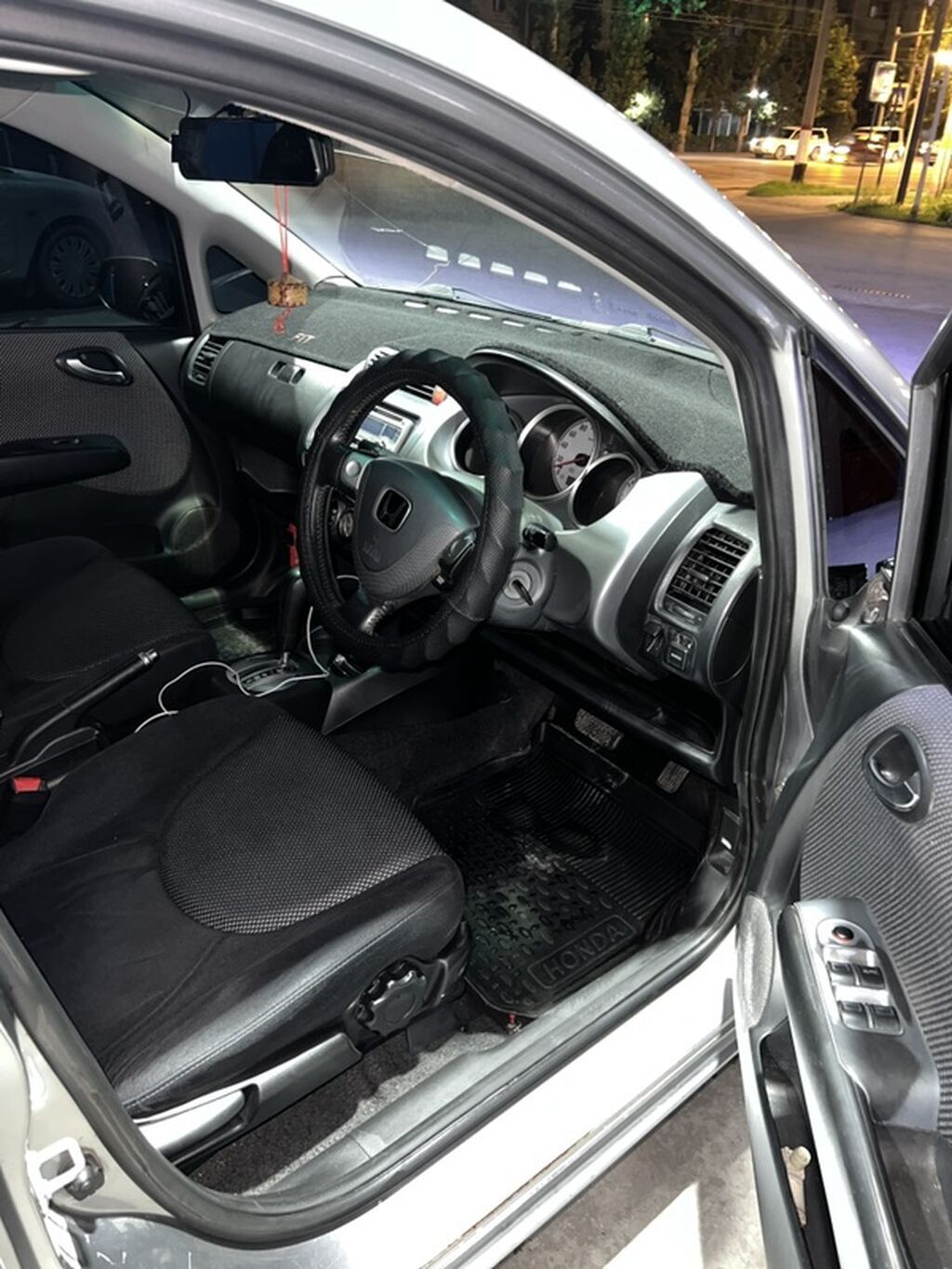 Honda Fit: 2003 г., 1.5 л, Автомат, Бензин, Хэтчбэк — фото 5