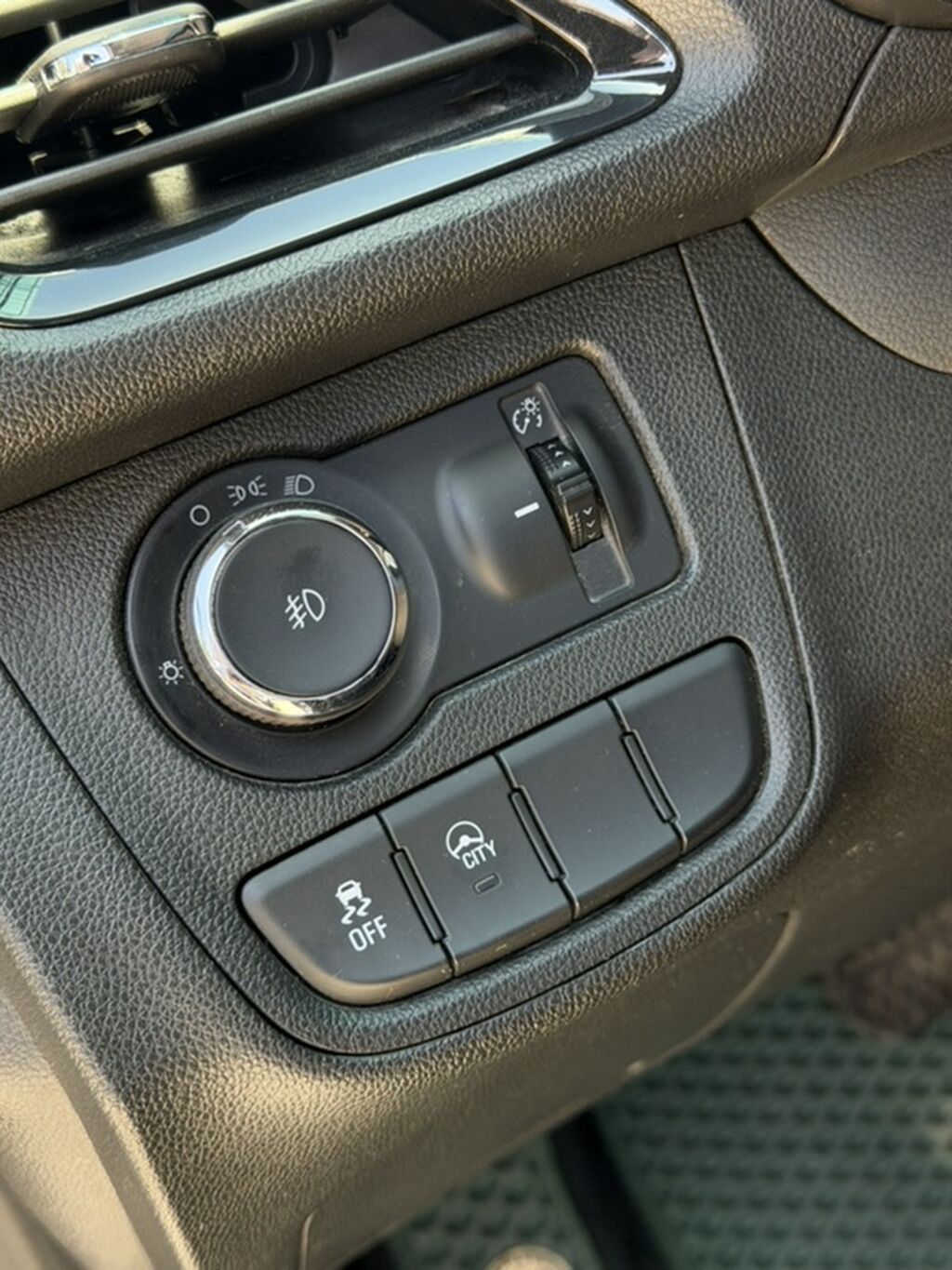 Chevrolet Spark: 2018 г., 1 л, Вариатор, Бензин, Хэтчбэк — фото 6
