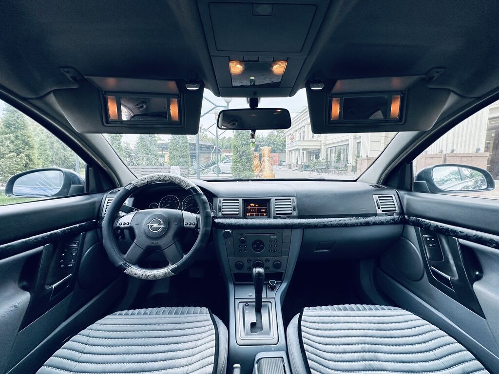 Toyota Avensis: 2004 г., 2 л, Автомат, Бензин, Седан: фото 5