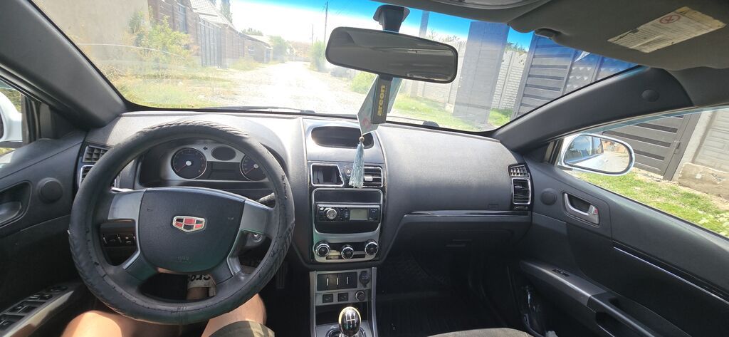 Geely Emgrand: 2014 г., 1.5 л, Механика, Бензин, Седан: фото 5