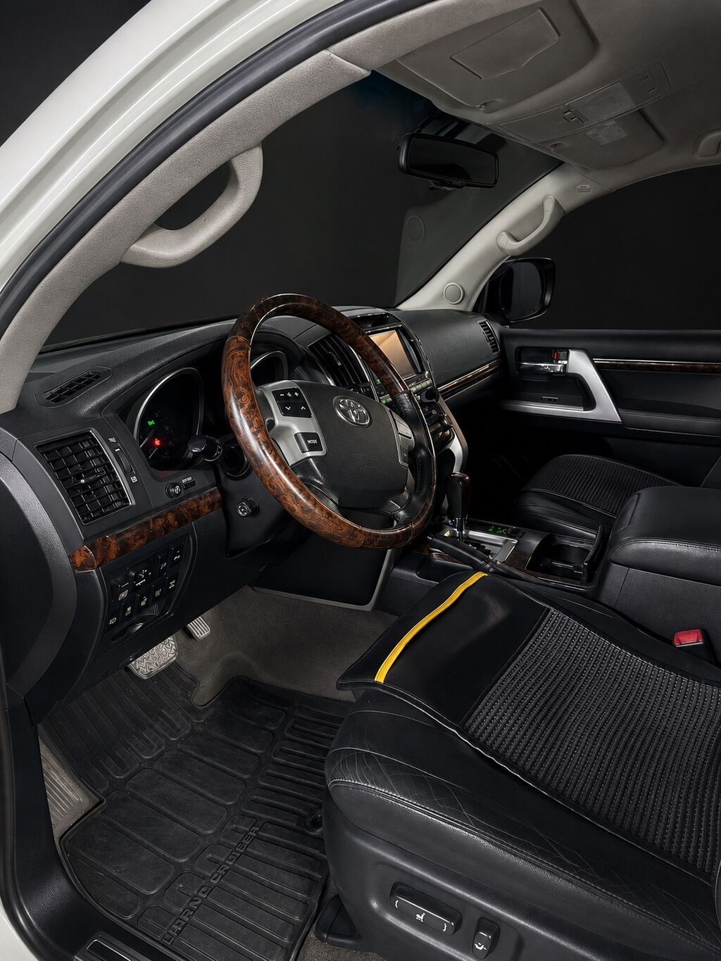 Toyota Land Cruiser: 2013 г., 4.6 л, Автомат, Бензин, Внедорожник: фото 3