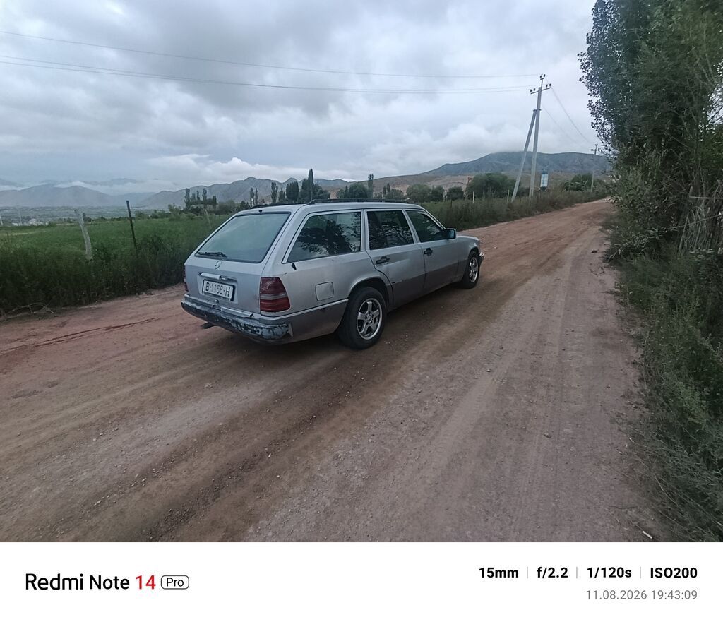 Mercedes-Benz W124: 1994 г., 2 л, Механика, Бензин, Универсал: фото 3