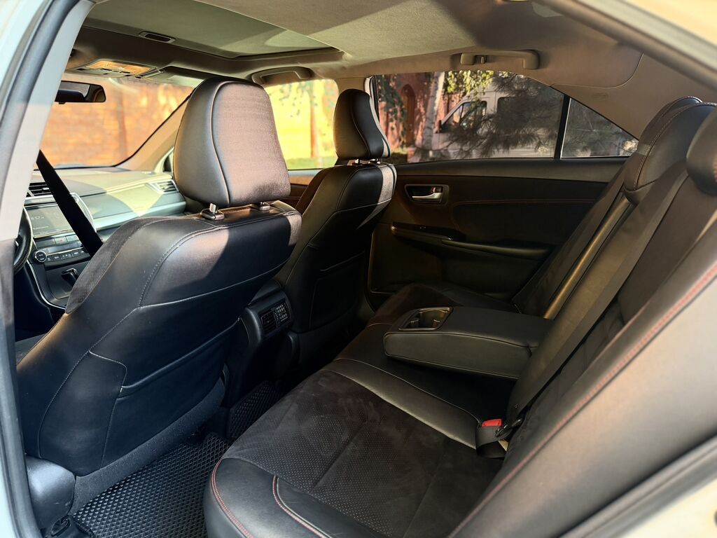 Toyota Camry: 2016 г., 2.5 л, Автомат, Бензин, Седан: фото 7