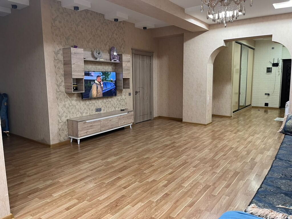 3 otaqlı, Yeni tikili, 132 kv. m
