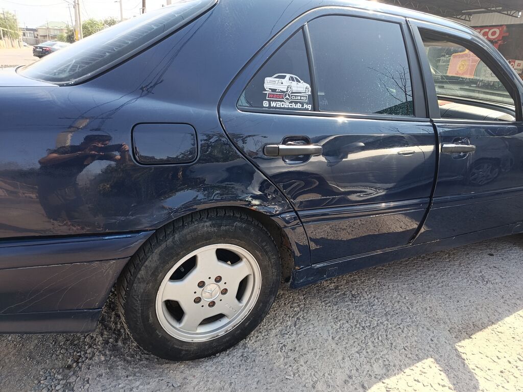 Mercedes-Benz C-Class: 1999 г., 2 л, Механика, Бензин, Седан: фото 4