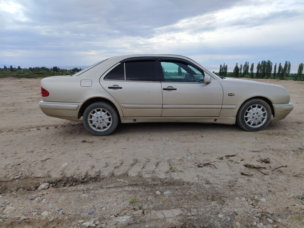 Mercedes-Benz E-Class: 1997 г., 3.2 л, Автомат, Бензин, Седан: фото 2