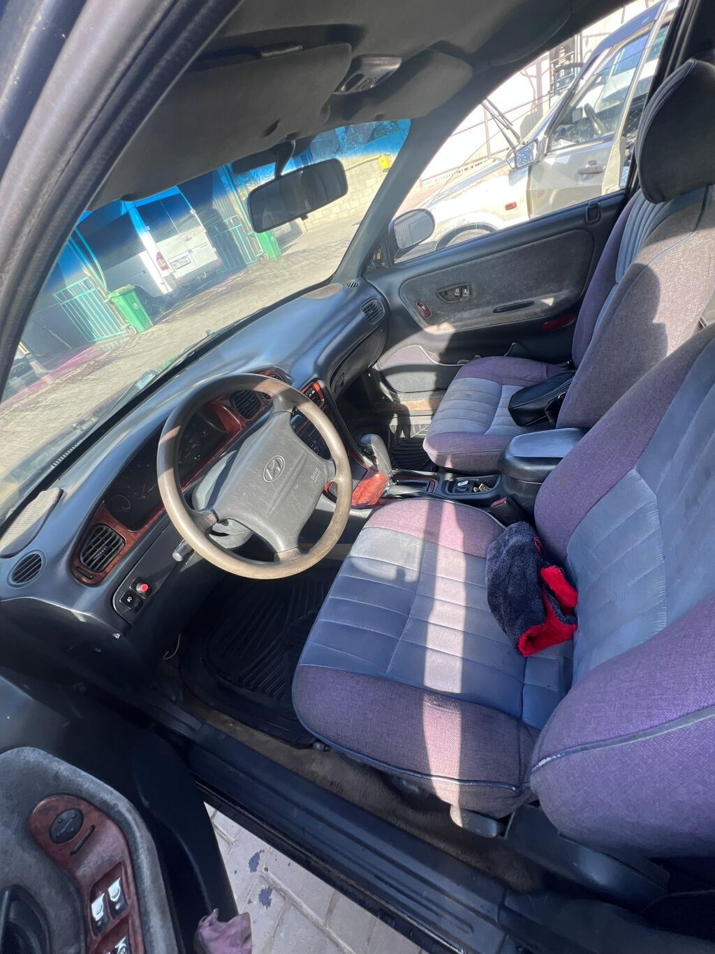 Hyundai Sonata: 1998 г., Автомат, Седан: фото 4