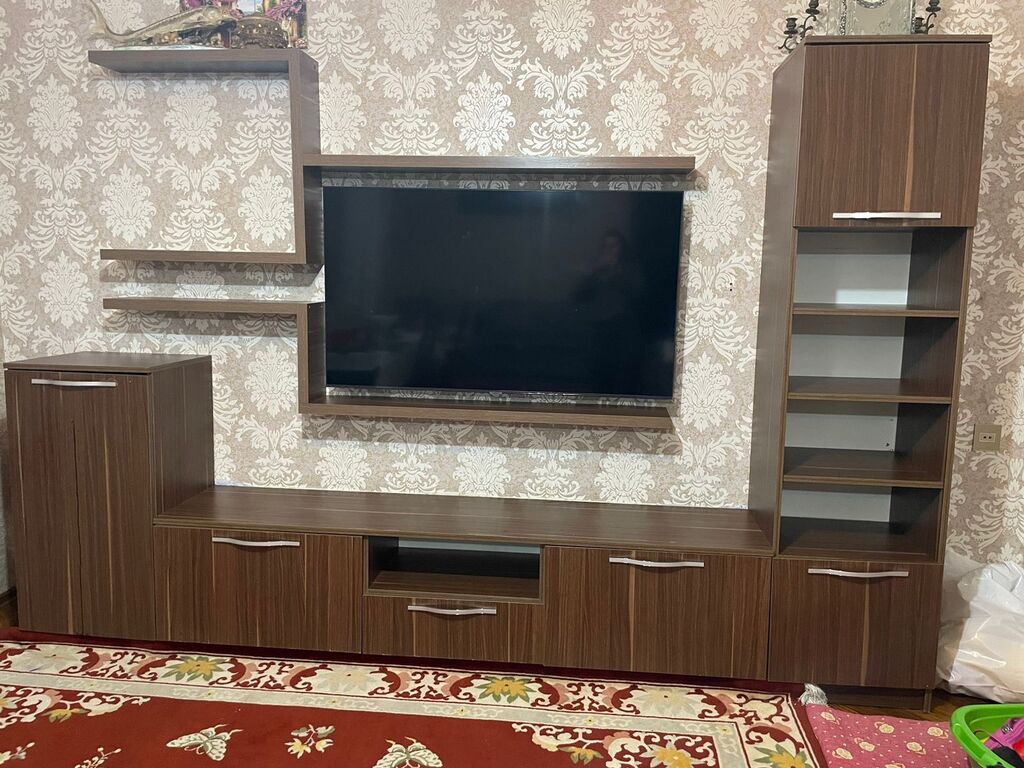 TV altlığı: İşlənmiş, Düz TV altlığı, Polkalı