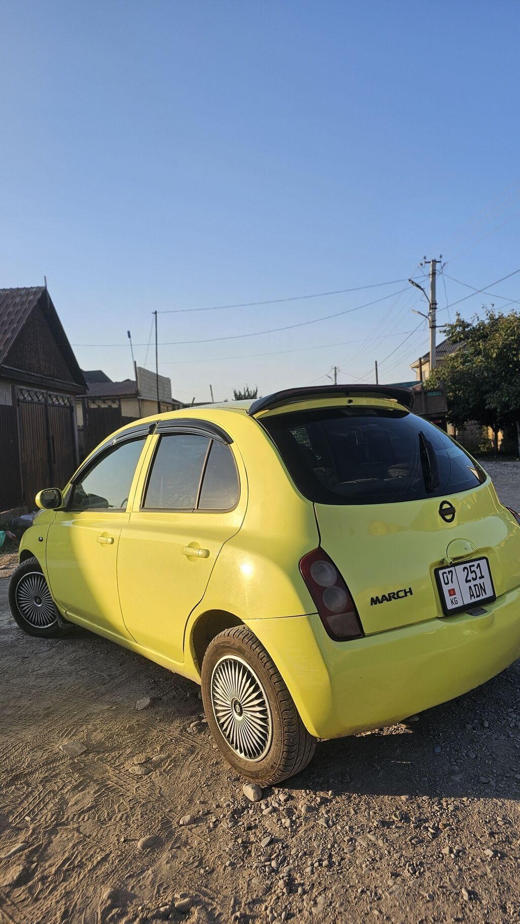 Nissan March: 2002 г., 1.3 л, Автомат, Бензин, Хэтчбэк: фото 2