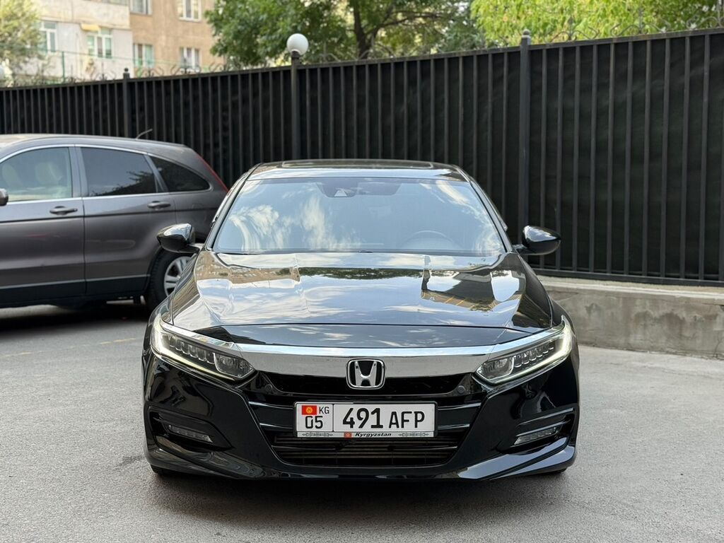 Honda Accord: 2018 г., 2 л, Седан: фото 5