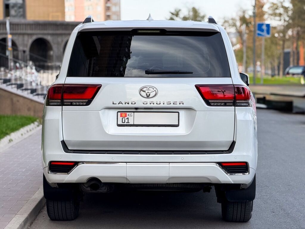 Toyota Land Cruiser: 2022 г., 3.5 л, Автомат, Бензин, Внедорожник: фото 4