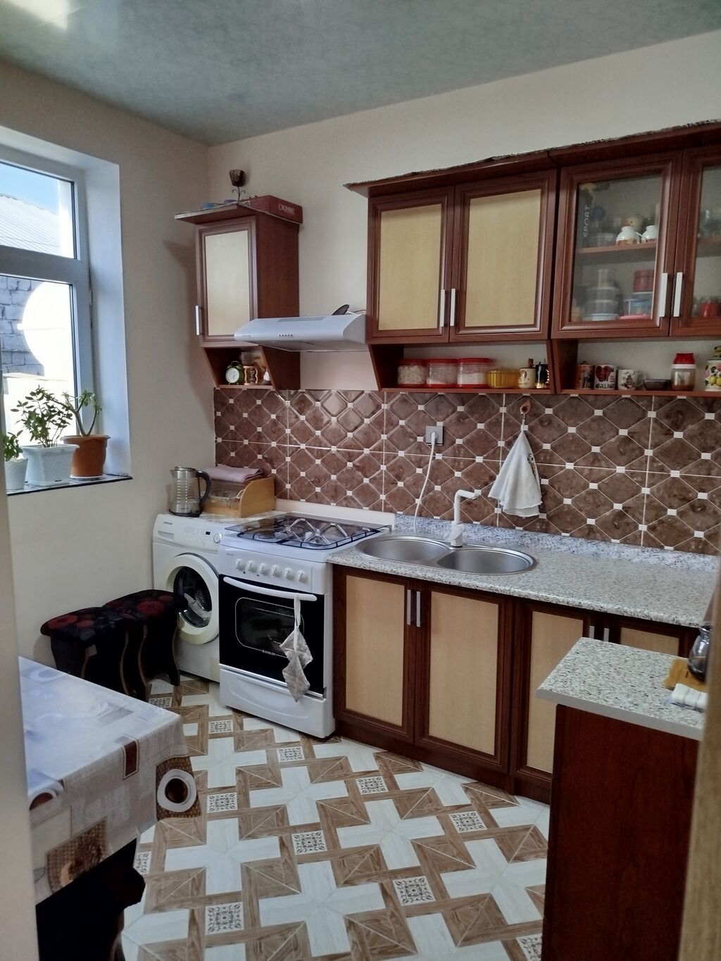 Binə 3 otaqlı, 72 kv. m, Yeni təmirli