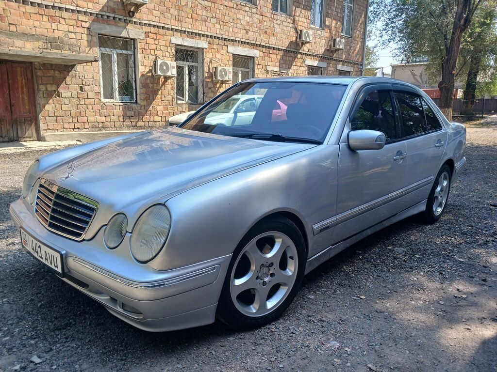 Mercedes-Benz E-Class: 2001 г., Седан: фото 3