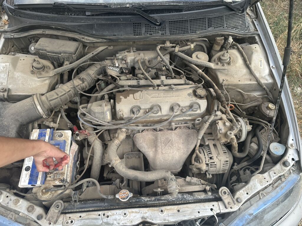 Honda Accord: 1999 г., 2 л, Механика, Бензин, Седан: фото 4
