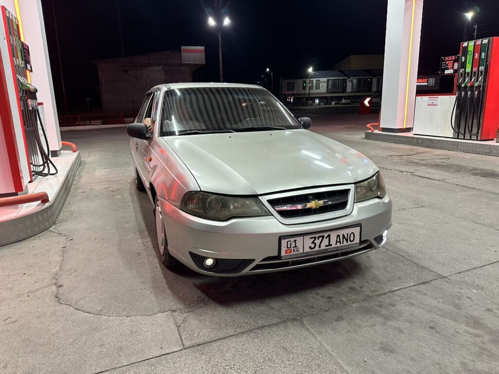 Chevrolet Nexia: 2008 г., 1.6 л, Механика, Бензин, Седан: фото 3
