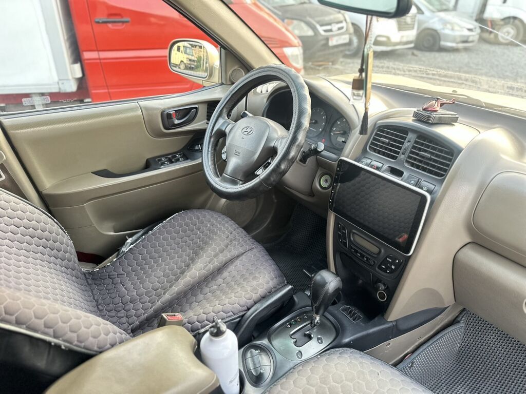 Hyundai Santa Fe: 2002 г., 2.7 л, Автомат, Газ, Кроссовер: фото 3