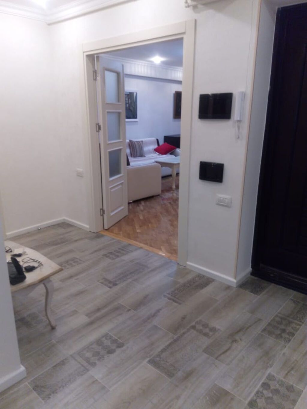 Səbail rayonu, Sahil metrosunun yaxınlığı, Hökumət Evinin yanında