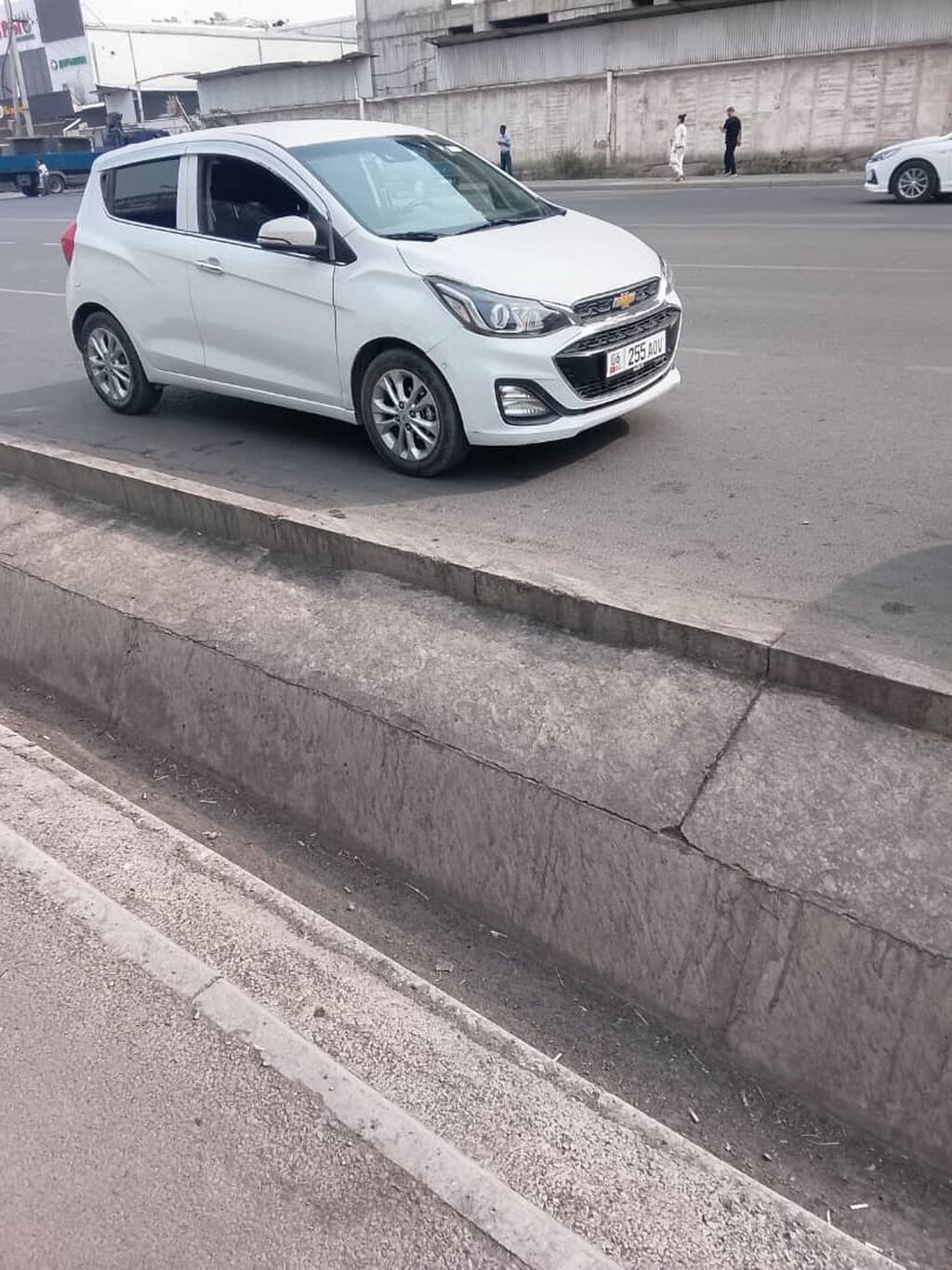 Chevrolet Spark: 2020 г., Автомат, Бензин, Хэтчбэк: фото 1