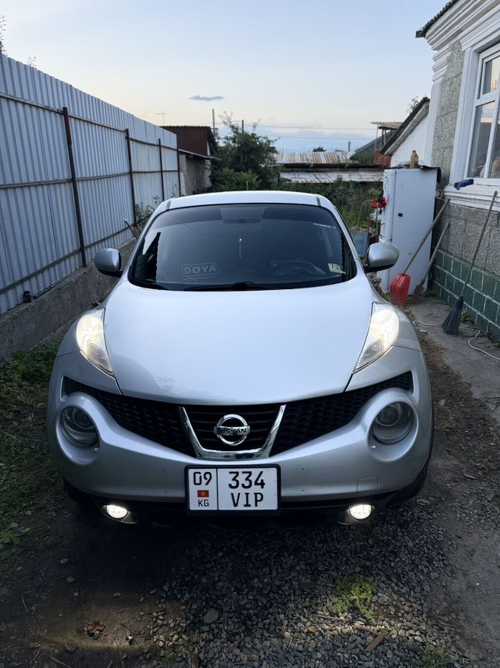 Nissan Juke: 2013 г., 1.6 л, Автомат, Бензин, Кроссовер: фото 3