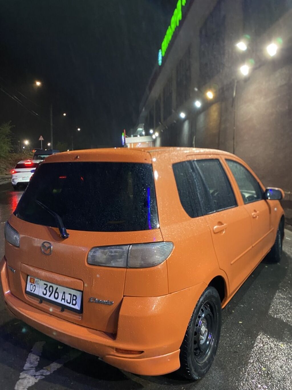 Mazda Demio: 2002 г., 1.5 л, Бензин, Хэтчбэк: фото 3
