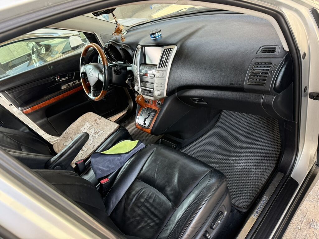 Lexus RX: 2004 г., 3.3 л, Автомат, Бензин, Кроссовер: фото 3