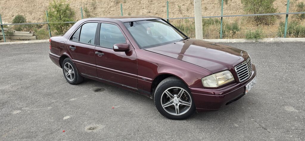 Mercedes-Benz C-Class: 1994 г., 1.8 л, Механика, Бензин, Седан: фото 2