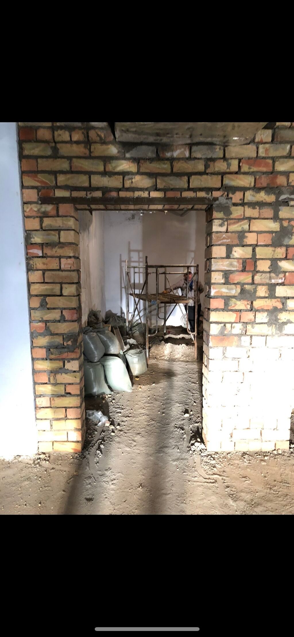 Продажа магазинов В жилом доме, 1300 м², Готовая ПСО (под самоотделку), Отдельный вход, 1 этаж
