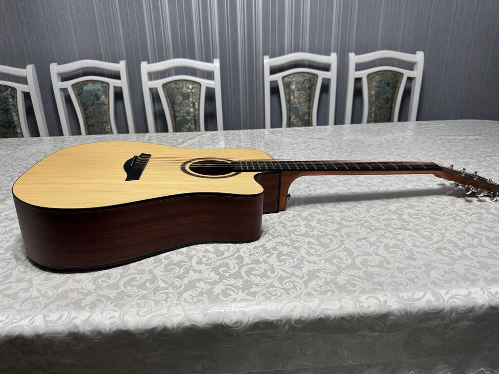 Акустическая гитара ROCKDALE, форма корпуса Dreadnought с вырезом: фото 4