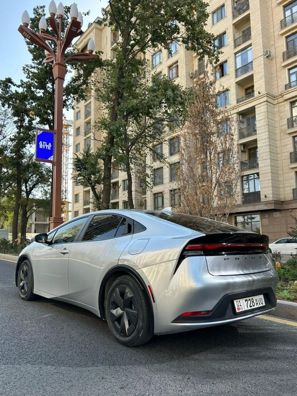 Toyota Prius: 2024 г., Лифтбек: фото 4