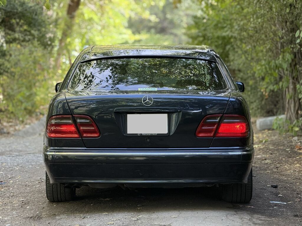 Mercedes-Benz E-Class: 2000 г., 3.2 л, Автомат, Бензин, Седан: фото 2