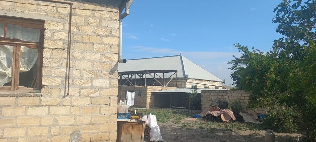4 otaqlı, 125 kv. m, Təmirsiz