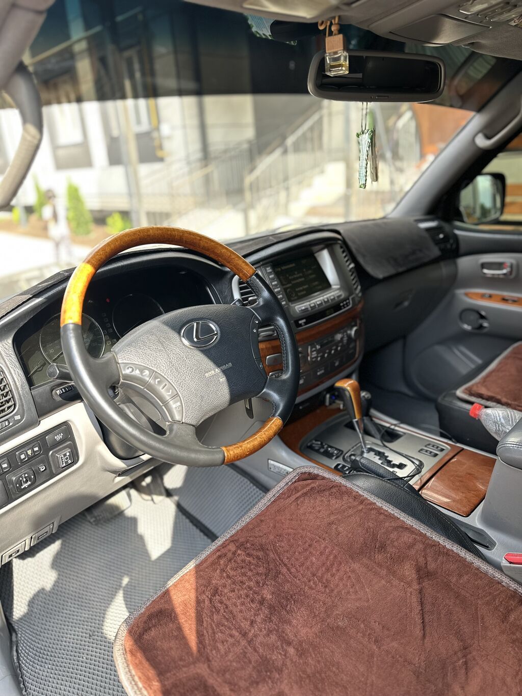 Lexus LX: 2005 г., 4.7 л, Автомат, Газ, Внедорожник: фото 4