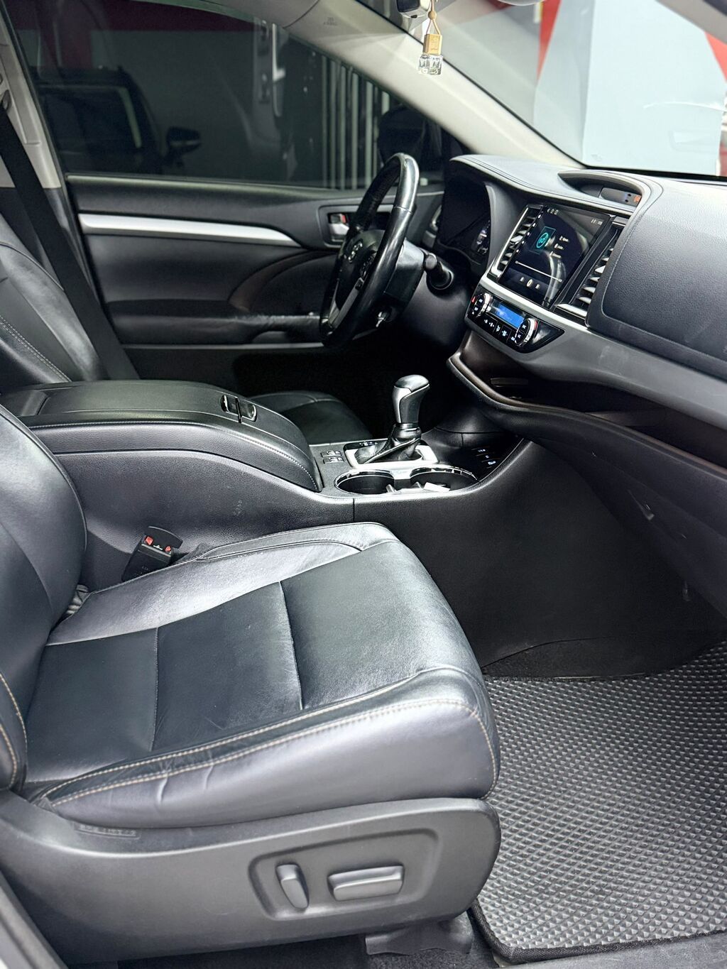Toyota Highlander: 2017 г., 3.5 л, Автомат, Бензин, Кроссовер: фото 8