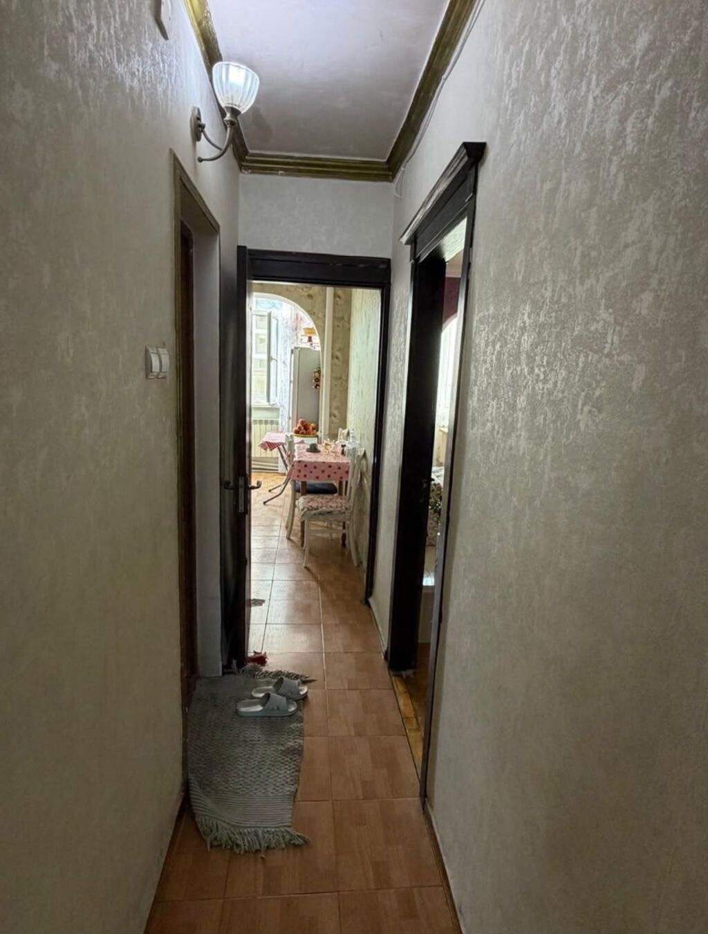 Bakı, 3 otaqlı, Köhnə tikili, m. Elmlər Akademiyası, 80 kv. m