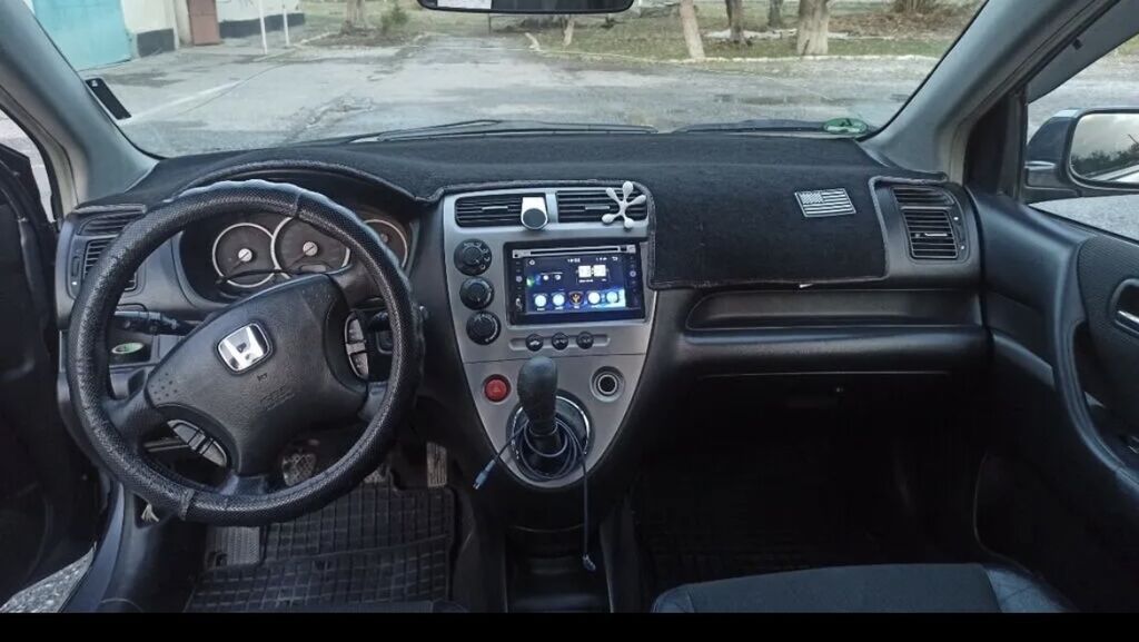 Honda Civic: 2004 г., Механика, Бензин, Хэтчбэк: фото 4
